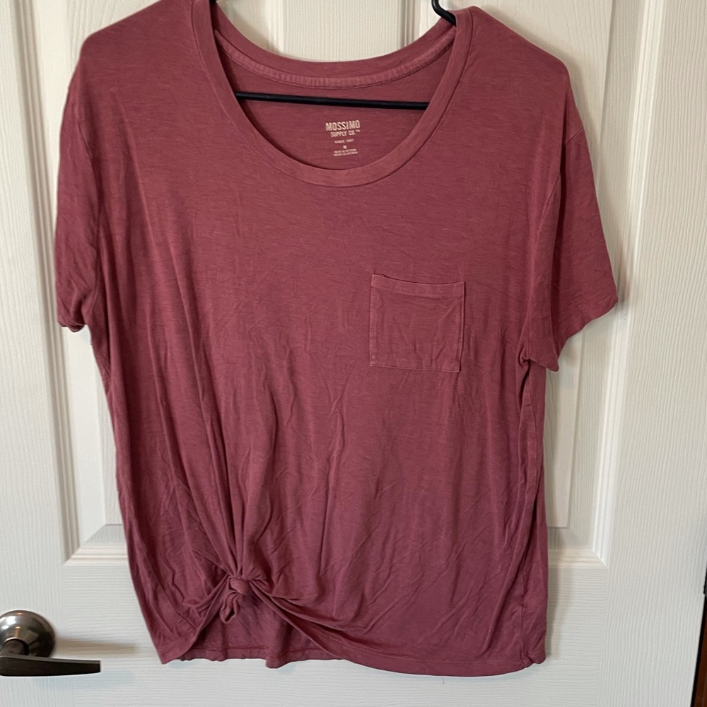 Medium women’s tee
